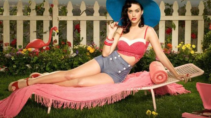 Pin-Up Stilini Kombinlerinize Yansıtın!