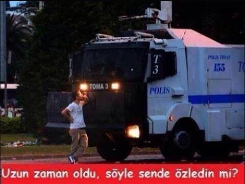 Capslerle 1 Mayıs İşçi Bayramı.