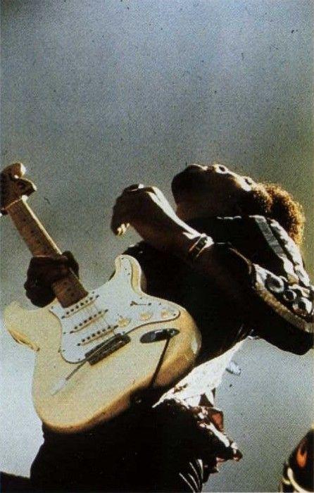 Bir Gitar Efsanesi ve Ustası; Jimi Hendrix