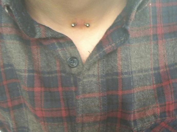 Sıradışı Yerlere Takılan Sıradışı Piercingler