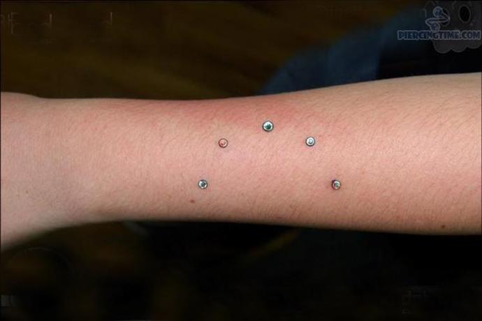 Sıradışı Yerlere Takılan Sıradışı Piercingler