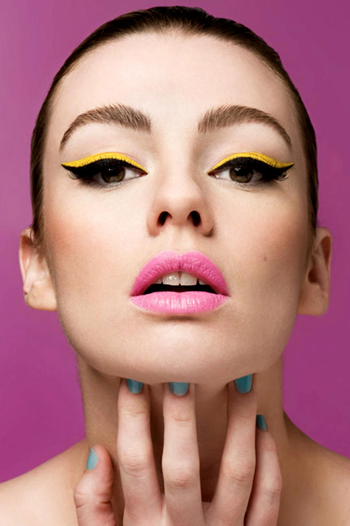Renkli Eyeliner Makyajı