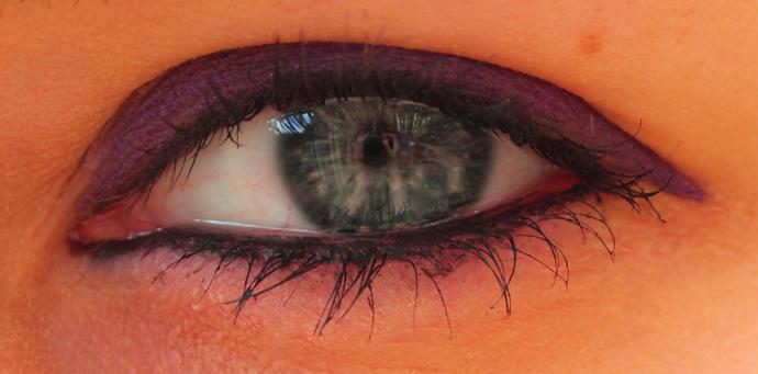 Renkli Eyeliner Makyajı