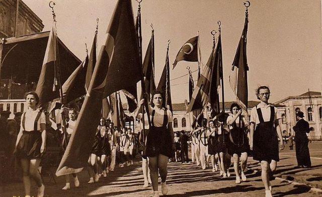 19 Mayıs Atatürk'ü Anma ve Gençlik Bayramımız Kutlu Olsun..