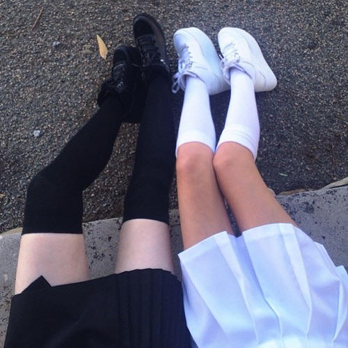 Yeni bir trend:Yüksek Diz Çorapları (High knee socks)