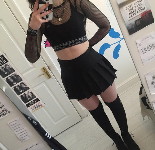 Yeni bir trend:Yüksek Diz Çorapları (High knee socks)