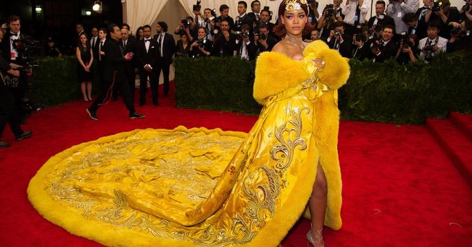 Rihanna, 10 Maddede Bambaşka Bir Riri