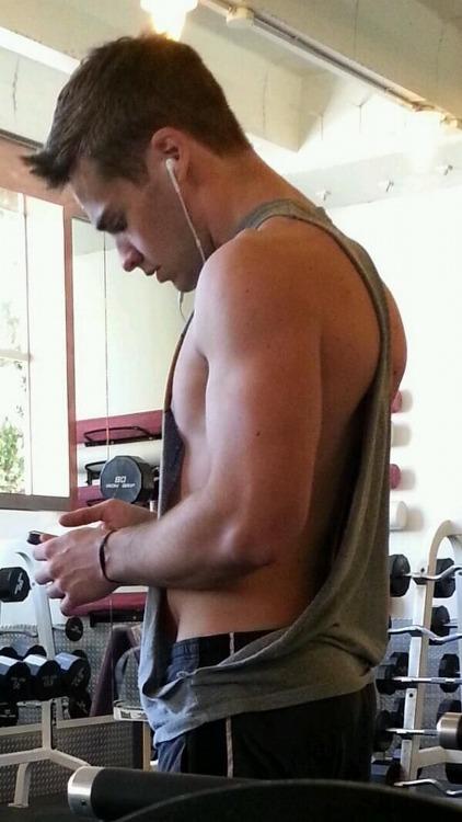 Erkek İçin Tank Top Çeşitleri