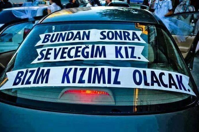 Düğün Arabasının Arkasında Yazan İbretlik Yazılar