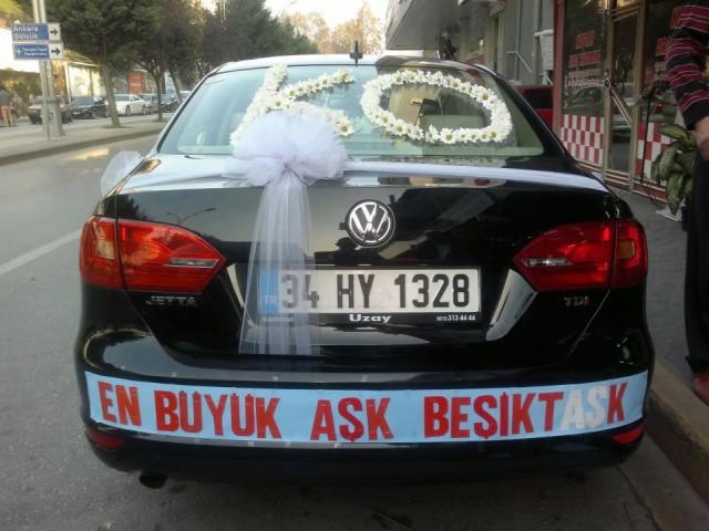 Düğün Arabasının Arkasında Yazan İbretlik Yazılar