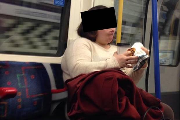 Yeni bir çılgınlık ! > "Women who eat on tubes"