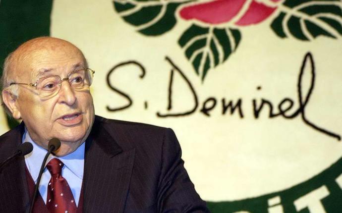 Süleyman Demirel Vefat Etti