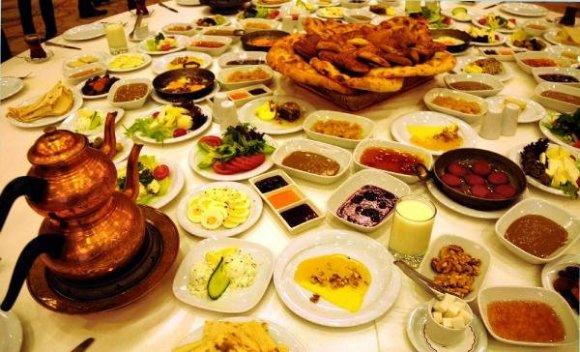 Sizi güzel bir tatil kampına uğurluyorum