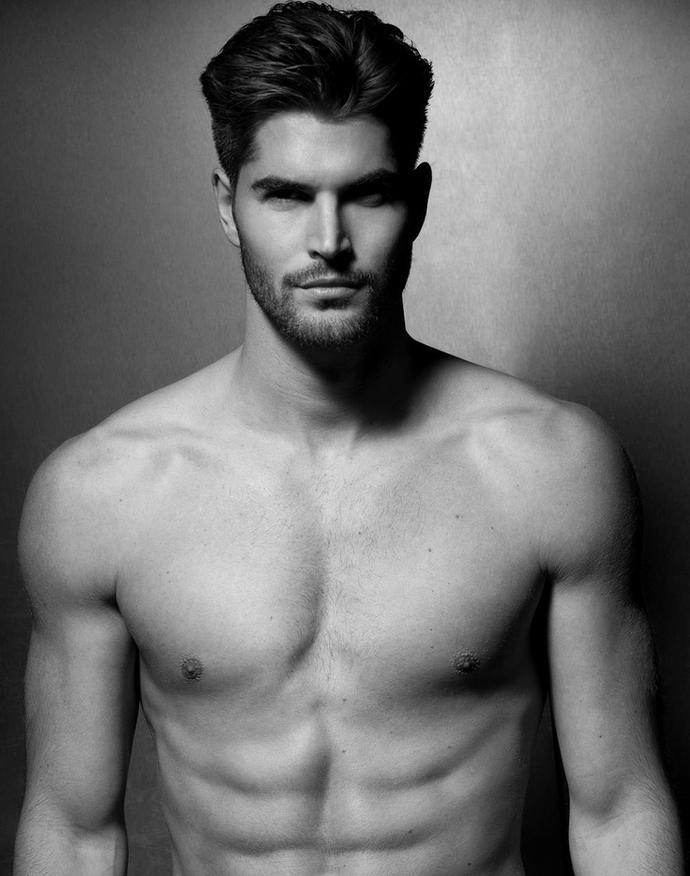 Akkılari baştan alan Nick Bateman kimdir?
