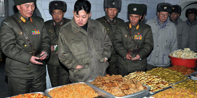 Kim Jong-Un İle Sevgili Olmanın Avantajları