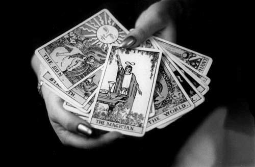 Tarot Falı Nedir, Nasıl Bakılır?