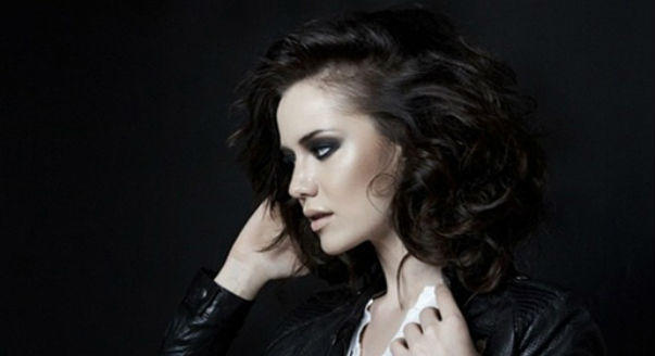 Güzellikleriyle Ana Karakterin Önüne Geçmiş Dizi Oyuncuları