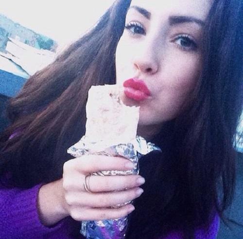 Döner Yerken Fotoğraf Koyma Akımı