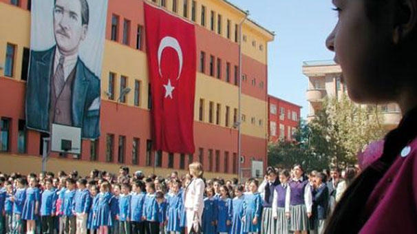 İnsan Olarak Aslında Biz de Kuyrukluyuz