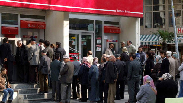 İnsan Olarak Aslında Biz de Kuyrukluyuz