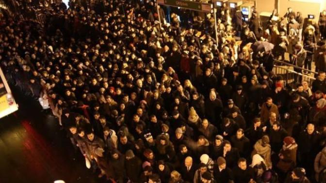 İnsan Olarak Aslında Biz de Kuyrukluyuz