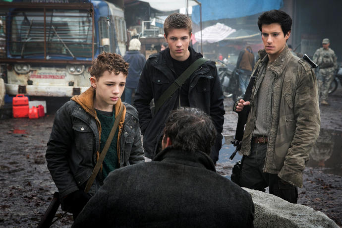 Bir Uzaylı Dizi: Falling Skies