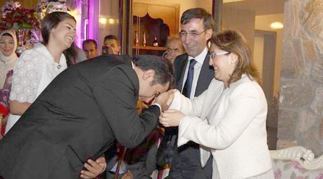 Erkekleri İstemeye Kızlar Geliyor