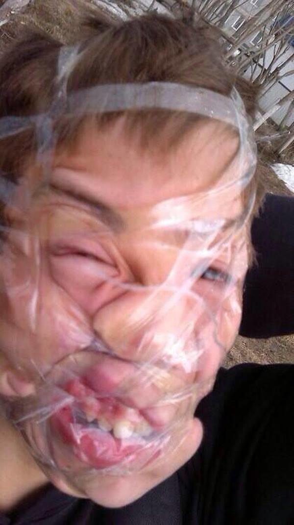 Yeni Selfie Trendi : Sellotape Selfie