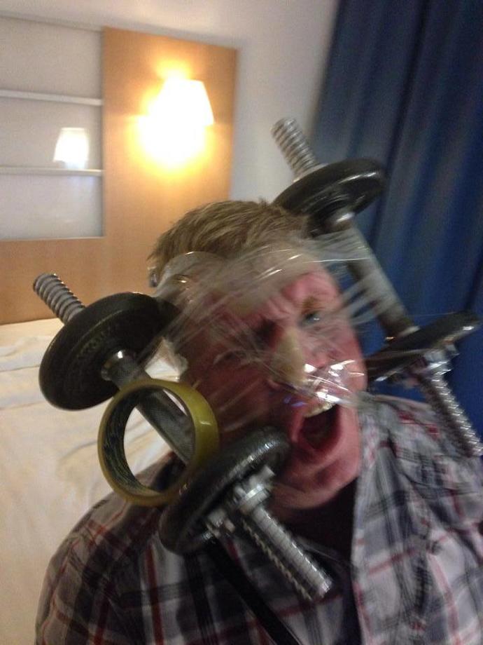 Yeni Selfie Trendi : Sellotape Selfie