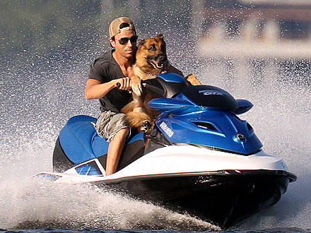Enrique Iglesias Sevenler