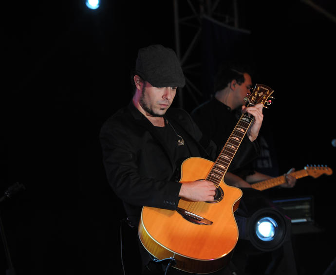 Emre Aydın dinlemeniz için nedenler