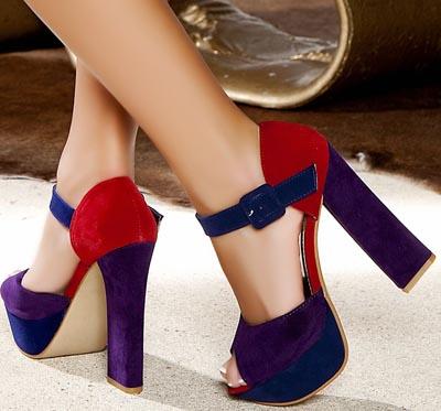 Stiletto Giymenin Altın Kuralı ve Bu Senenin Trendi Kalın Topuk Ayakkabılar!