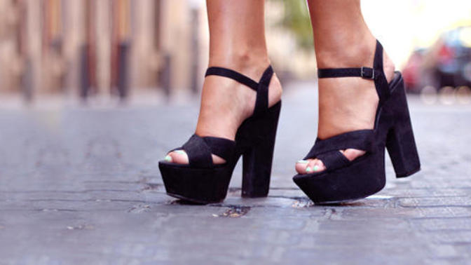 Stiletto Giymenin Altın Kuralı ve Bu Senenin Trendi Kalın Topuk Ayakkabılar!
