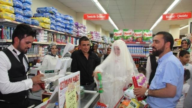 Kasiyerler ve Çileden Çıkaran Müşteri Tipleri