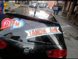 Damat adaylarından komik gelin arabası yazıları. :)