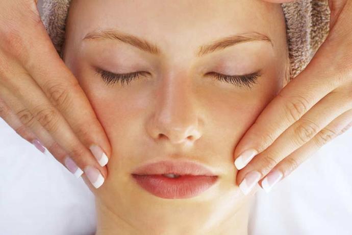 Güzel Bir Cilt İçin Peeling Tarifleri