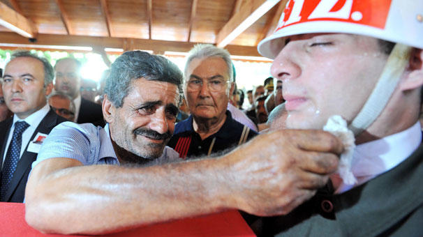 Can Veren Evlatlar ve Onu Büyüten O Mübarek Anne, Babalar