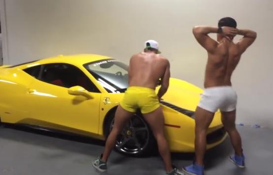 Erkekler de Twerk Yapar
