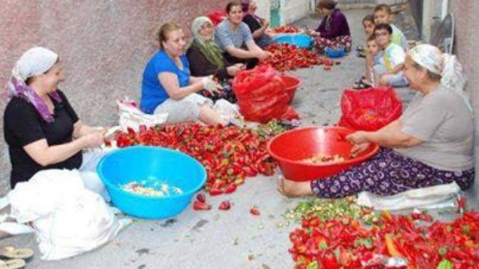 Elimin Hamuru İle Kız İşlerine Karıştım