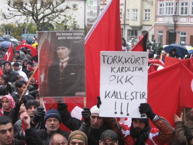 Lütfen okuyun. Yorum yapın. Karşılıklı tartışıp bilgilenelim