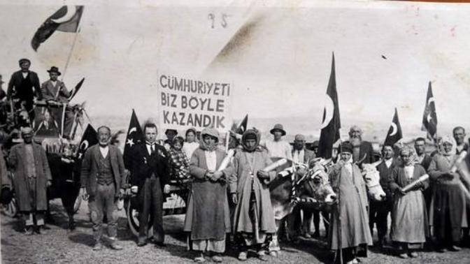 Köşe Yazısı Tadında Bence: Demokrasi Anlayışımız Hangi Dönemde?
