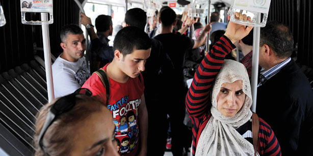Metrobüse Binebilme ve Hayatta Kalma Taktikleri