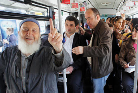 Metrobüse Binebilme ve Hayatta Kalma Taktikleri
