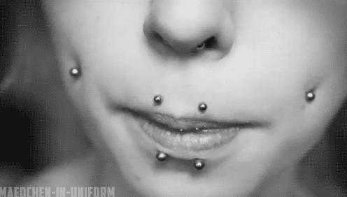 Yoğun Piercing ve Tattoo Popülaritesi ve Özneleşme Çabası