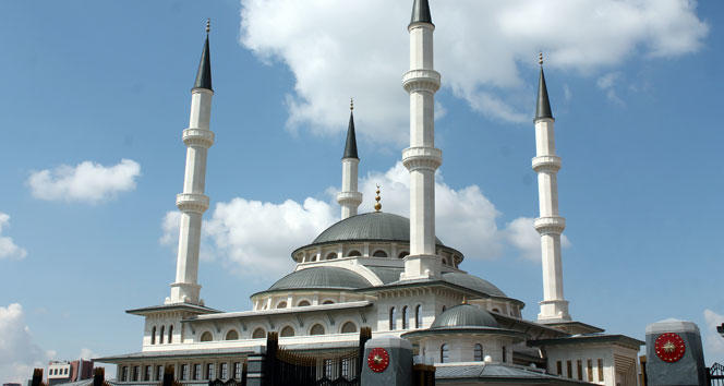 Hz. Muhammed'i Seviyoruz Çünkü..