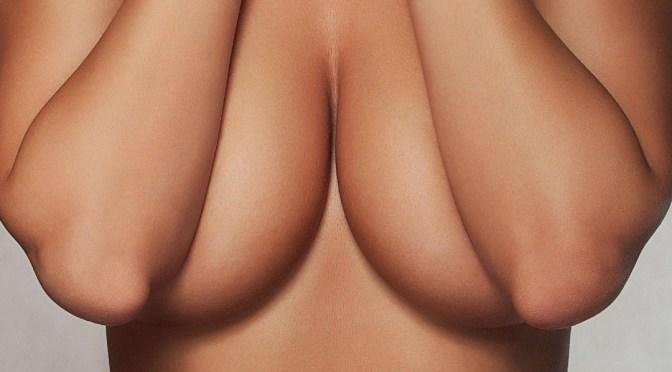 Küçük Göğüslü Olmanın Avantajları