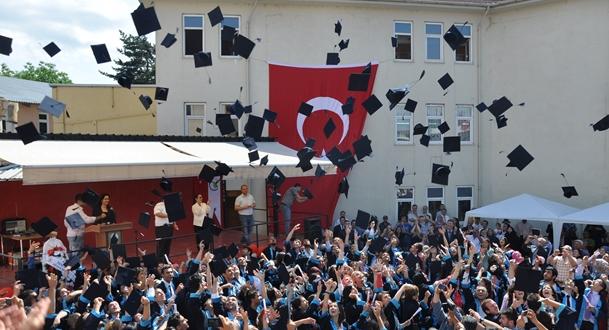 İlk Buluşmada Çekingen Davranan İnsanlara Konu Açma Rehberi