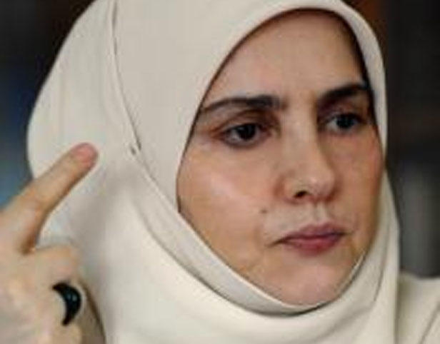 Başı Kapalı Kadınların Makyaj Yapmasına Dair