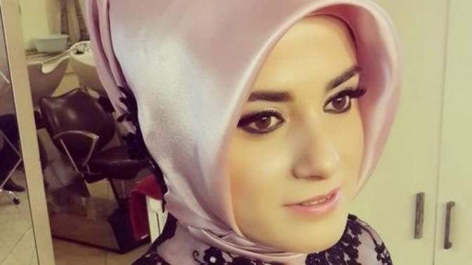 Başı Kapalı Kadınların Makyaj Yapmasına Dair