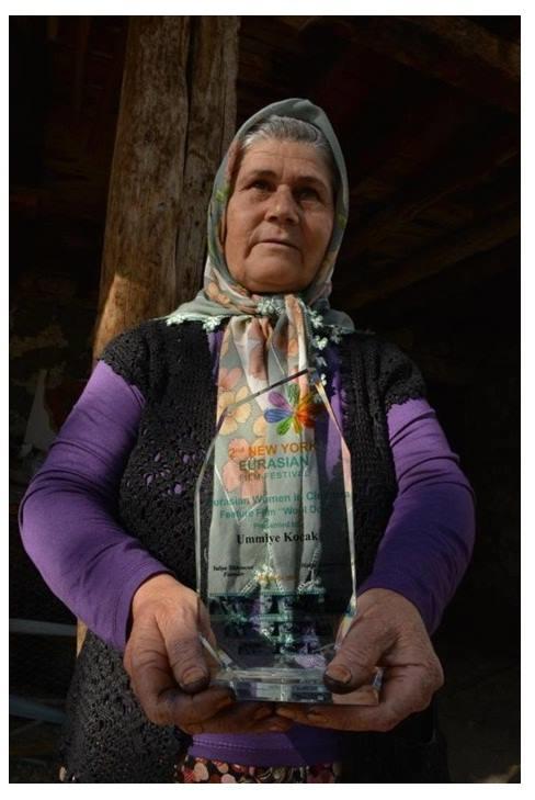 #10Kasım'da Her Kadının Aynaya Bakıp Kendine Sorması Gereken 3 Soru